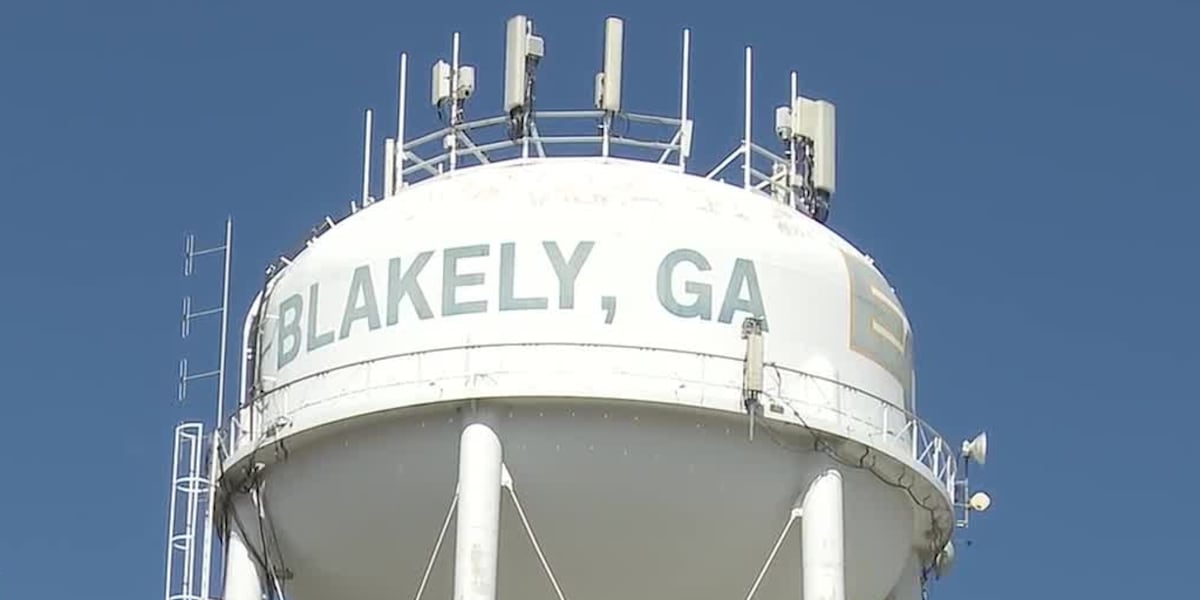 Blakely rescinds curfew amid litigation