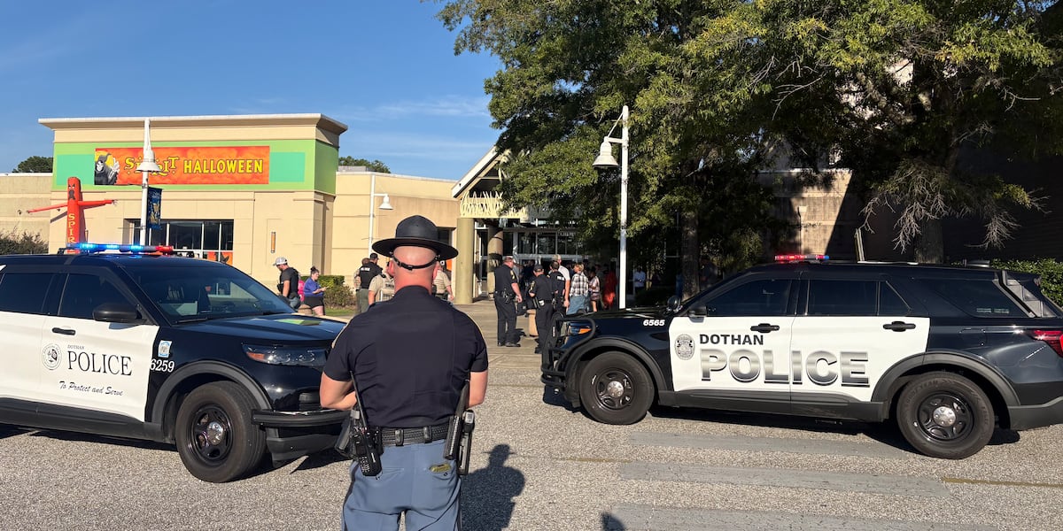 Gunfire at Wiregrass Commons leaves one wounded Gunfire at Wiregrass Commons leaves one wounded