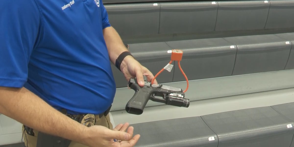 Unloading Firearm Law enforcement encourages more women to become familiar with firearms ...